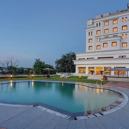 Royal Sarovar Portico Siliguri Ngoại thất bức ảnh