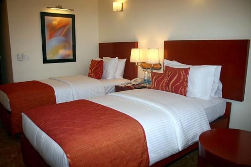 Royal Sarovar Portico Siliguri Ngoại thất bức ảnh