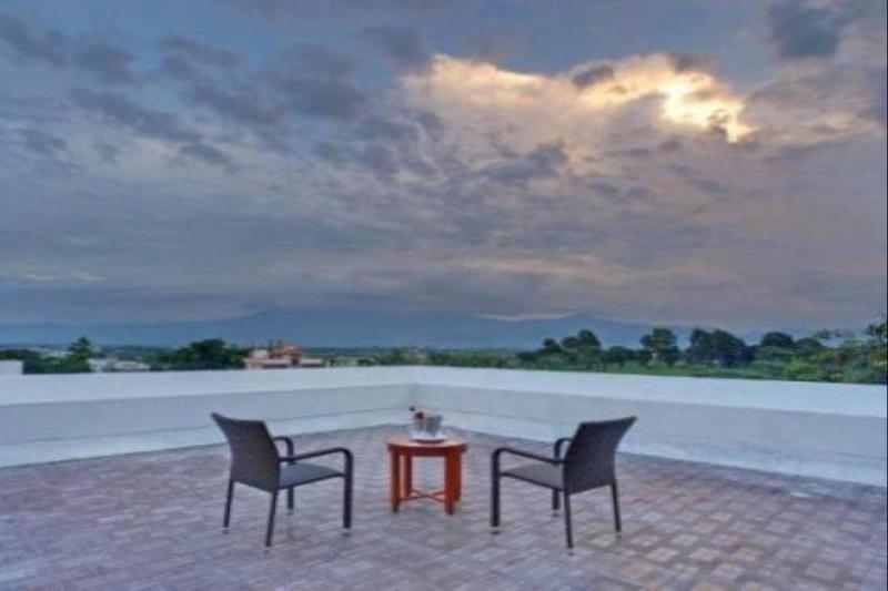 Royal Sarovar Portico Siliguri Ngoại thất bức ảnh