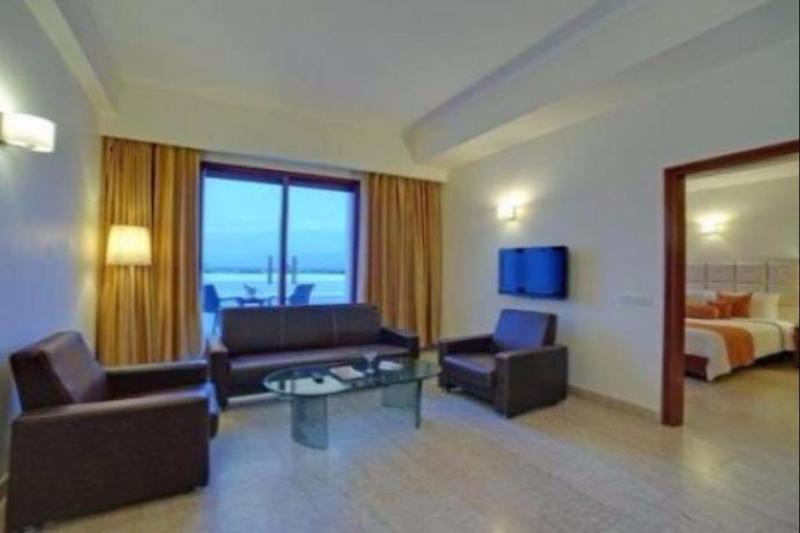 Royal Sarovar Portico Siliguri Ngoại thất bức ảnh