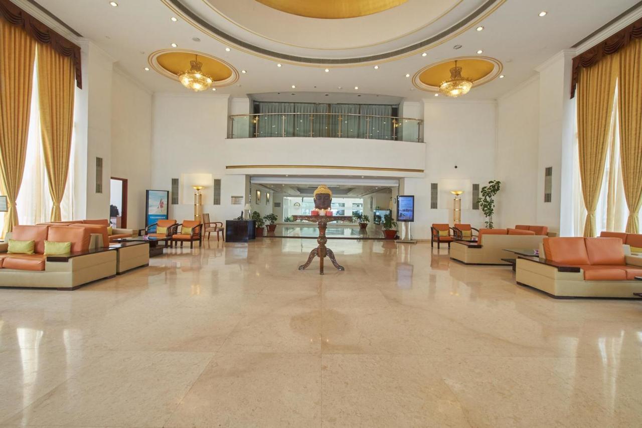 Royal Sarovar Portico Siliguri Ngoại thất bức ảnh