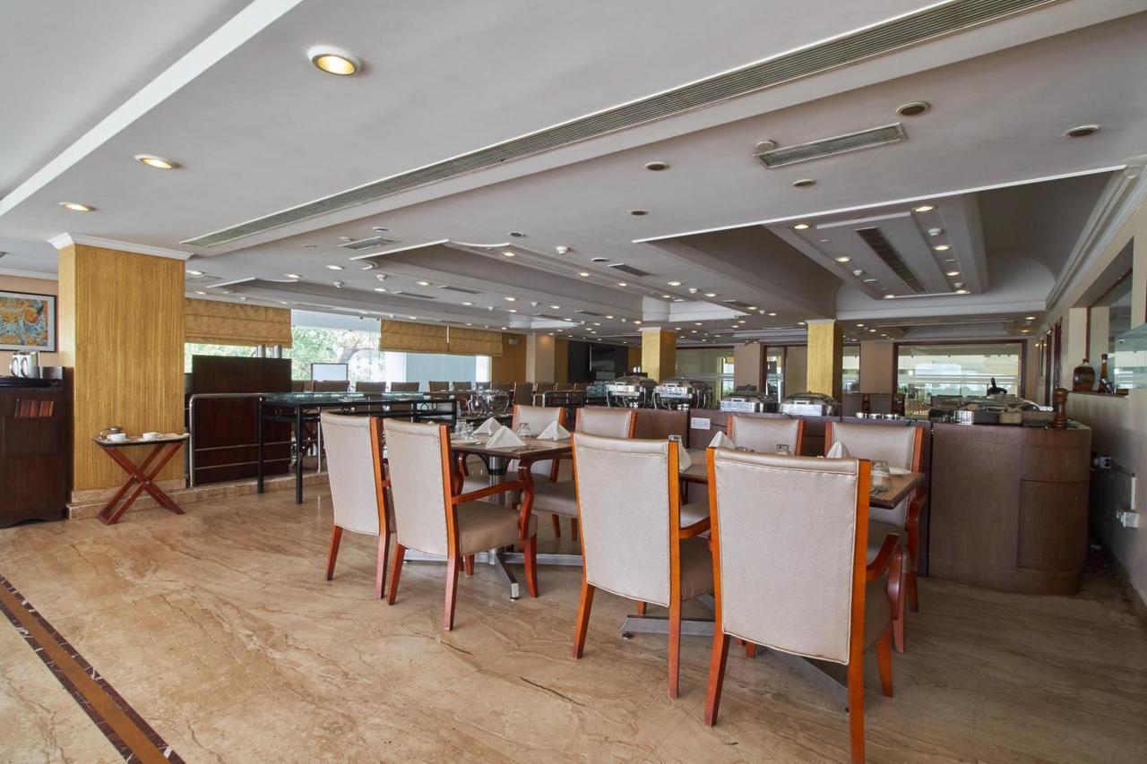 Royal Sarovar Portico Siliguri Ngoại thất bức ảnh