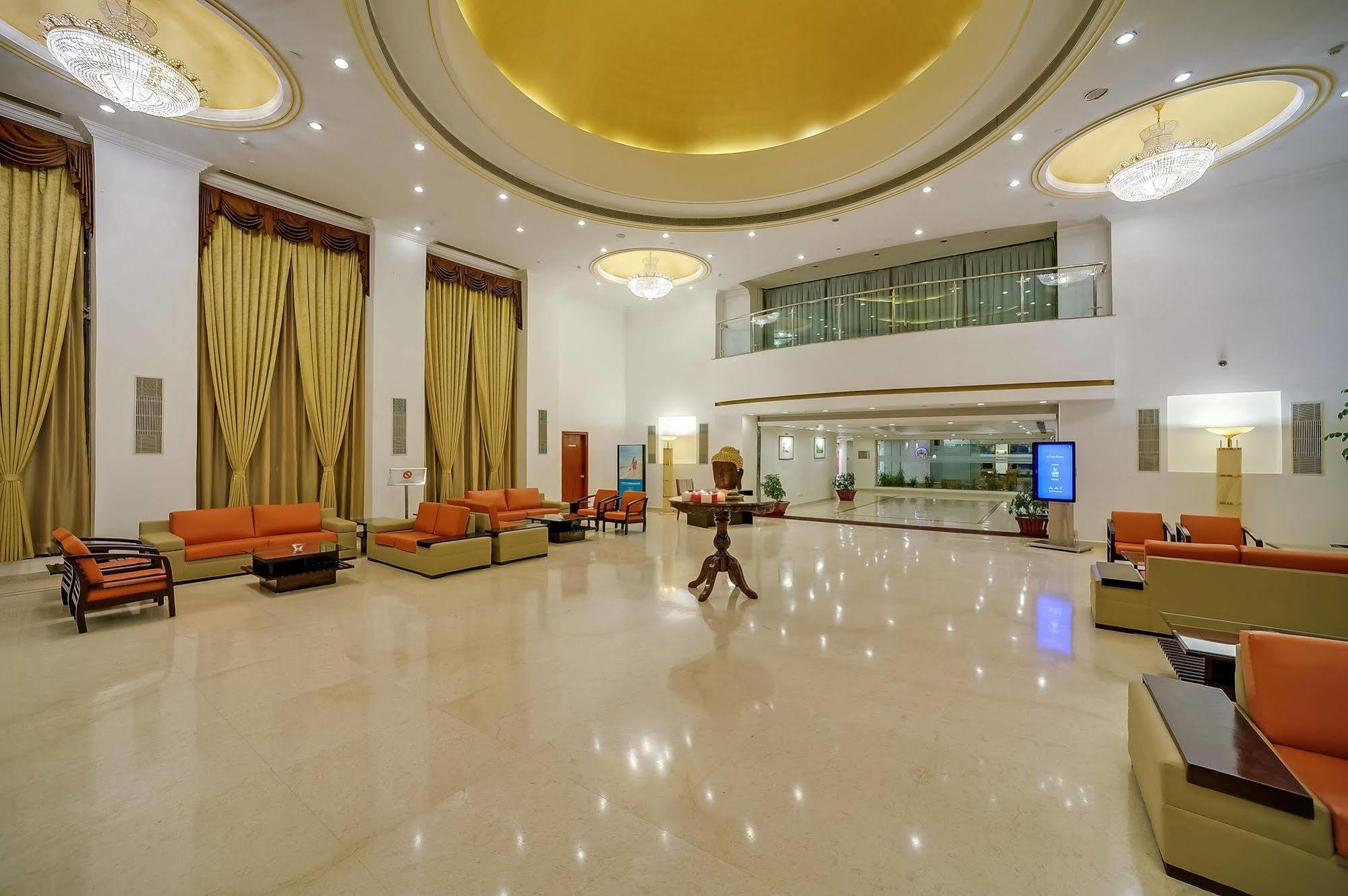 Royal Sarovar Portico Siliguri Ngoại thất bức ảnh