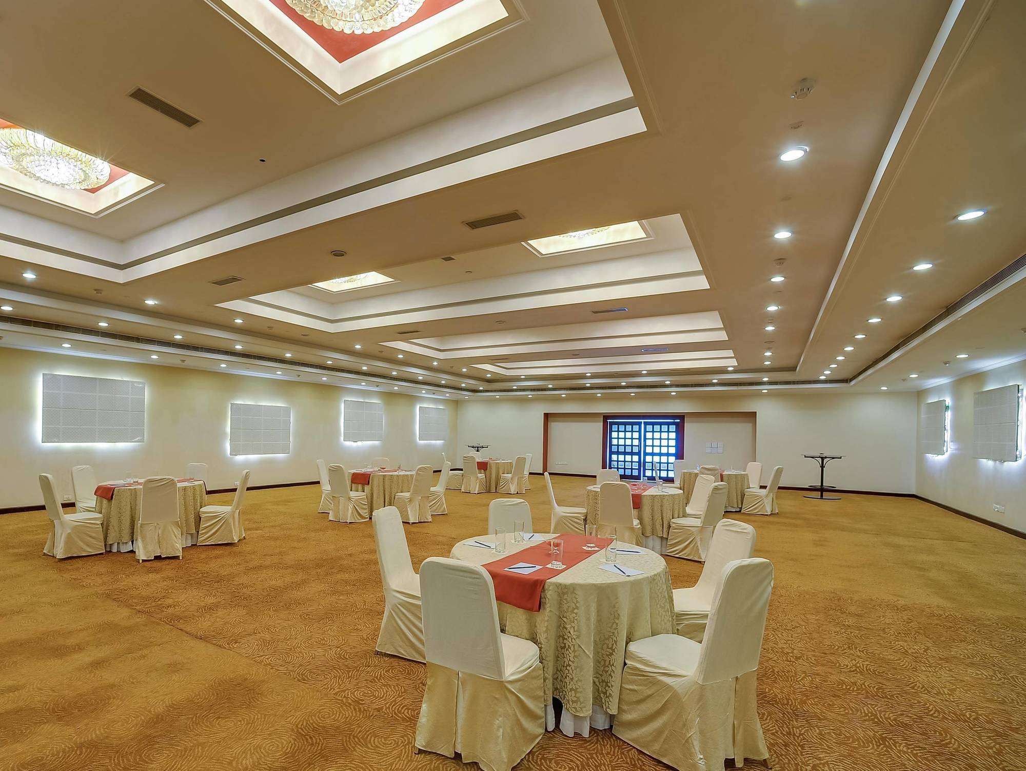 Royal Sarovar Portico Siliguri Ngoại thất bức ảnh