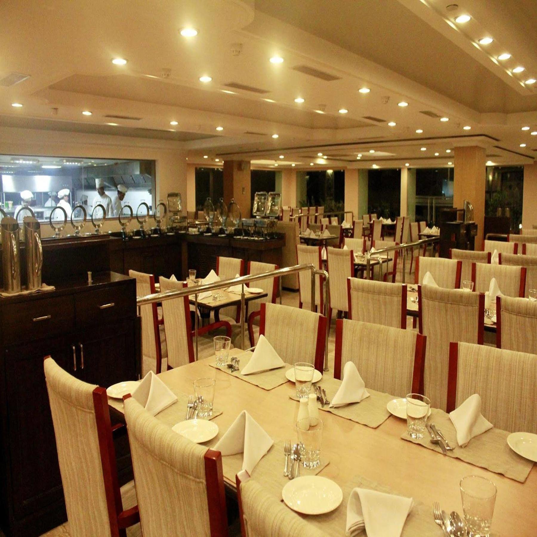 Royal Sarovar Portico Siliguri Ngoại thất bức ảnh