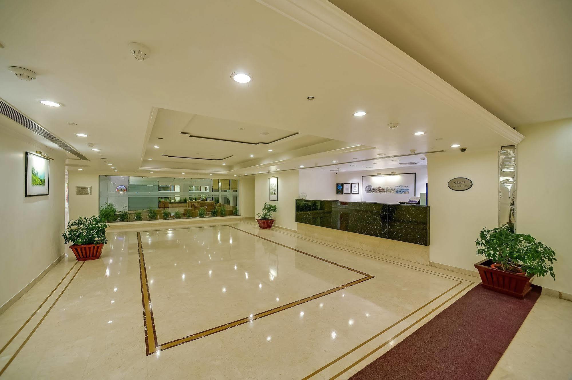 Royal Sarovar Portico Siliguri Ngoại thất bức ảnh