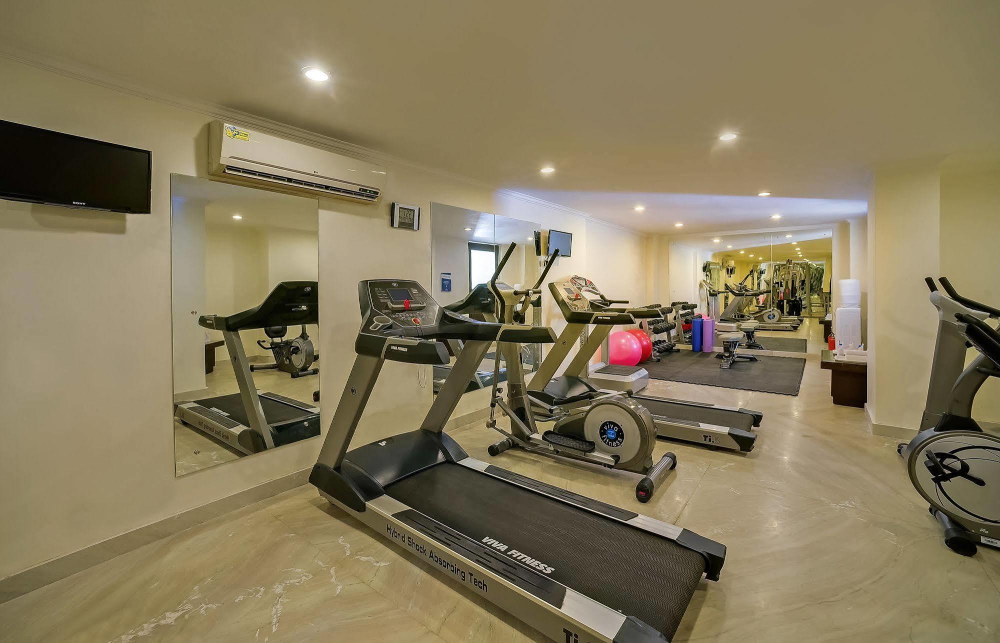 Royal Sarovar Portico Siliguri Ngoại thất bức ảnh